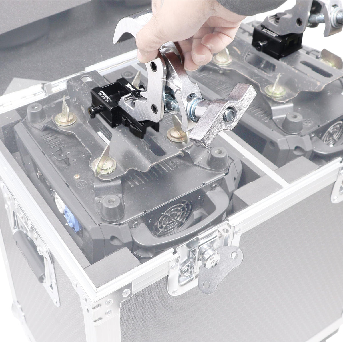 ProX Set of 4 Quick Release Sliding Truss Clamp Mounting Adapters ideal for Fastening Moving Heads.