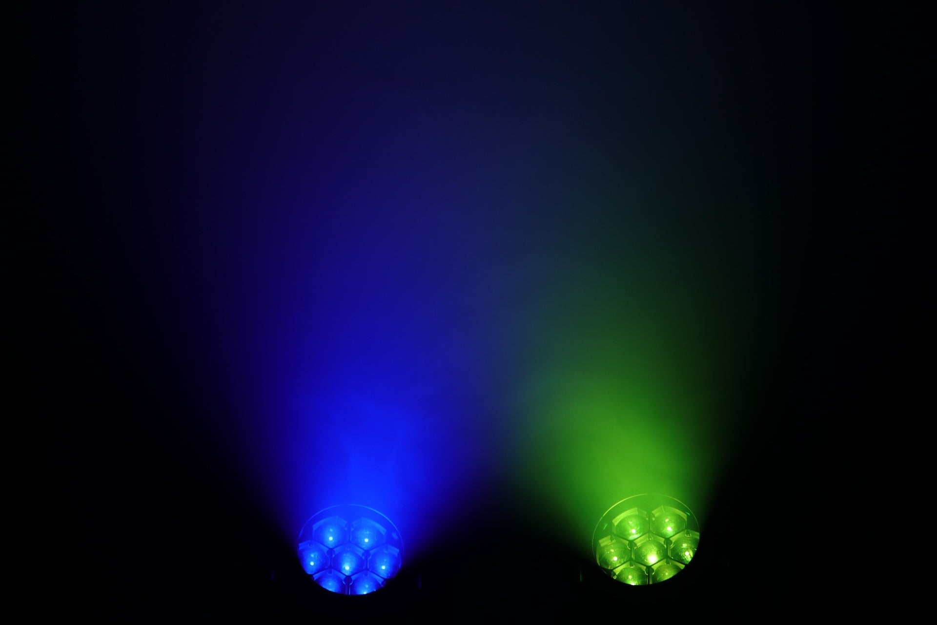 JMAZ AERO WASH 710Z - 70W Battery Powered RGBW LED Wash Moving Head