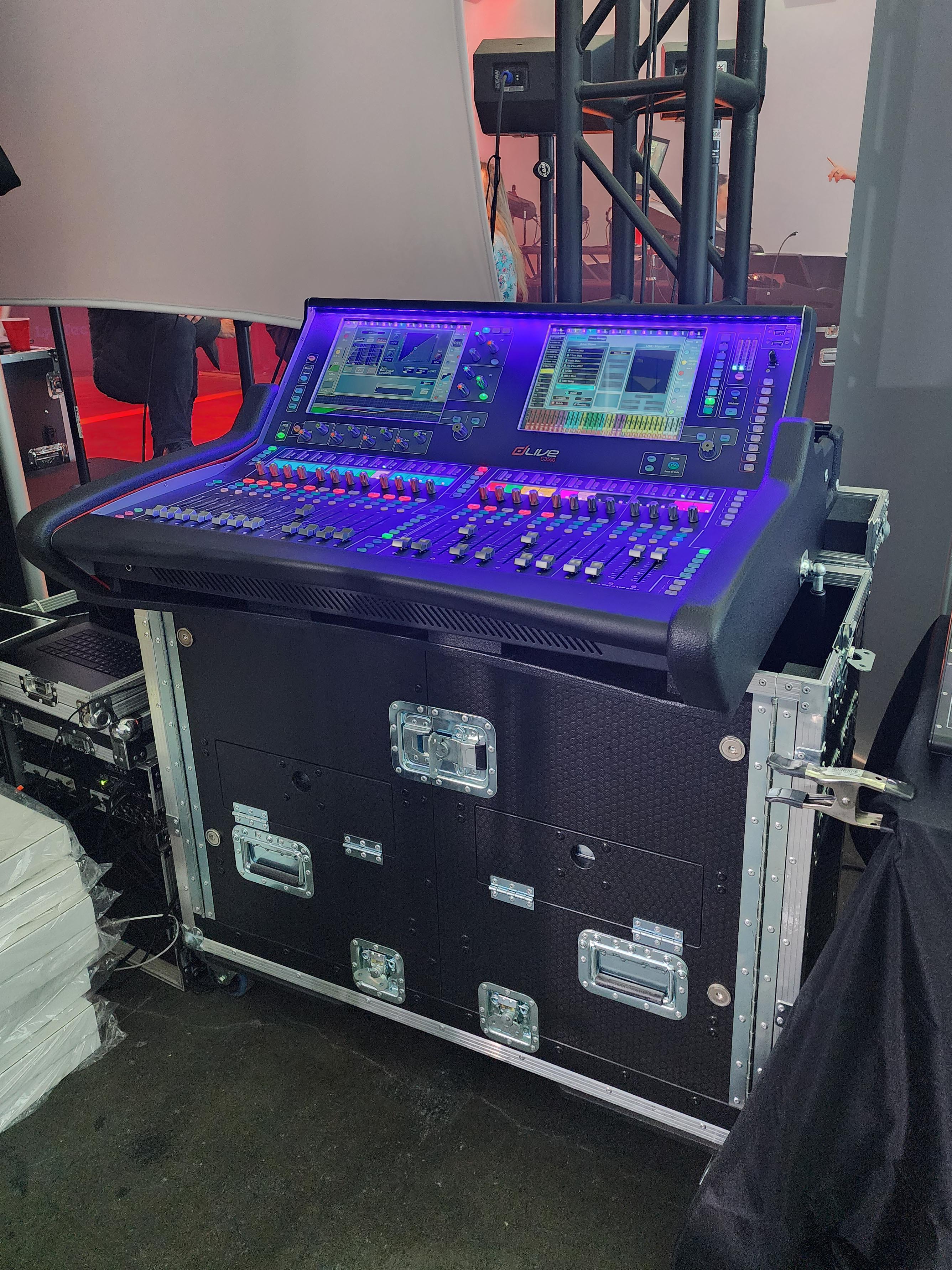 ProX Case for Allen and Heath DLive C3500 Console Flip-Ready Easy Retracting Hydraulic Lift by ZCase w/ Laptop Arm