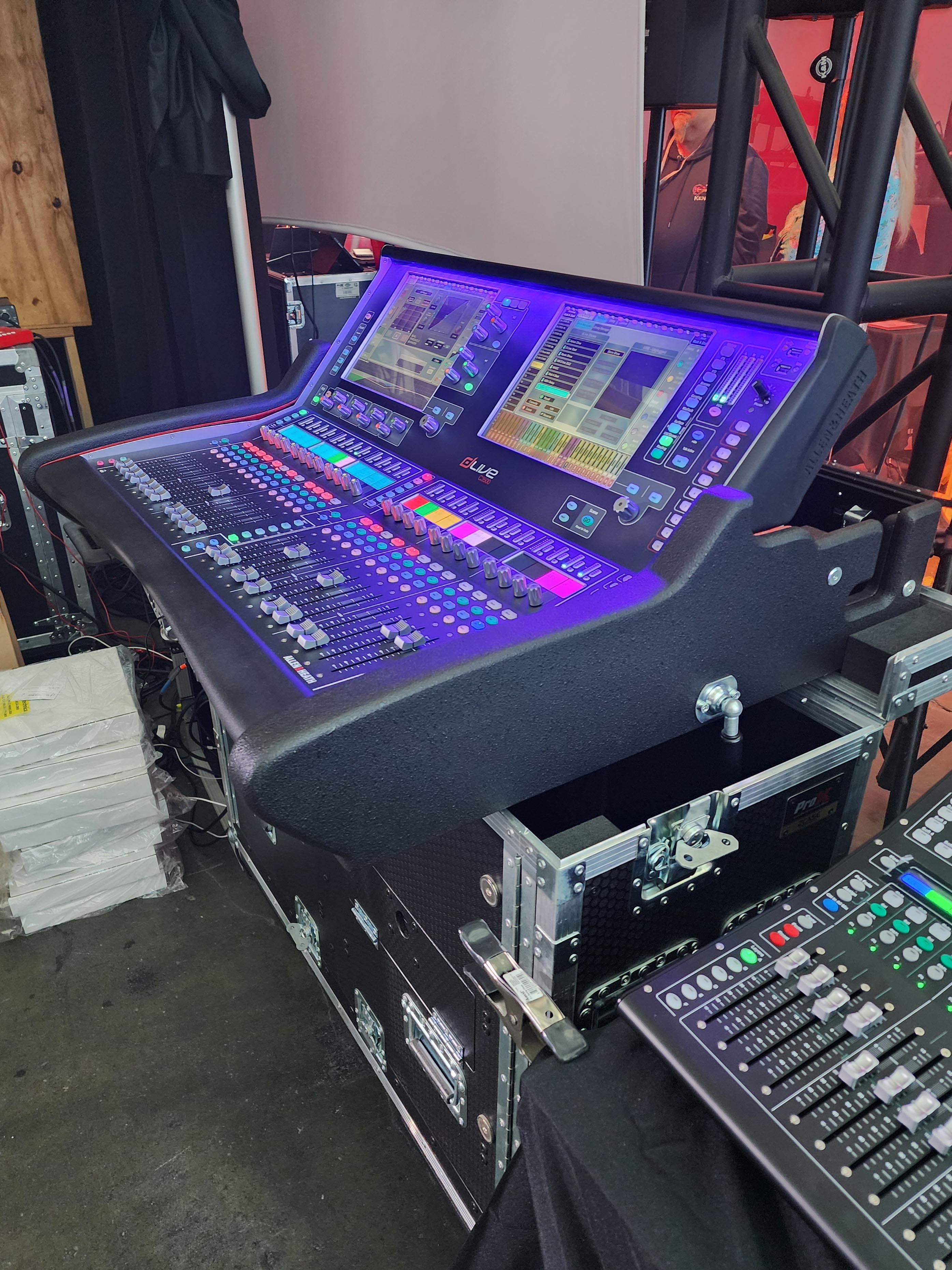 ProX Case for Allen and Heath DLive C3500 Console Flip-Ready Easy Retracting Hydraulic Lift by ZCase w/ Laptop Arm