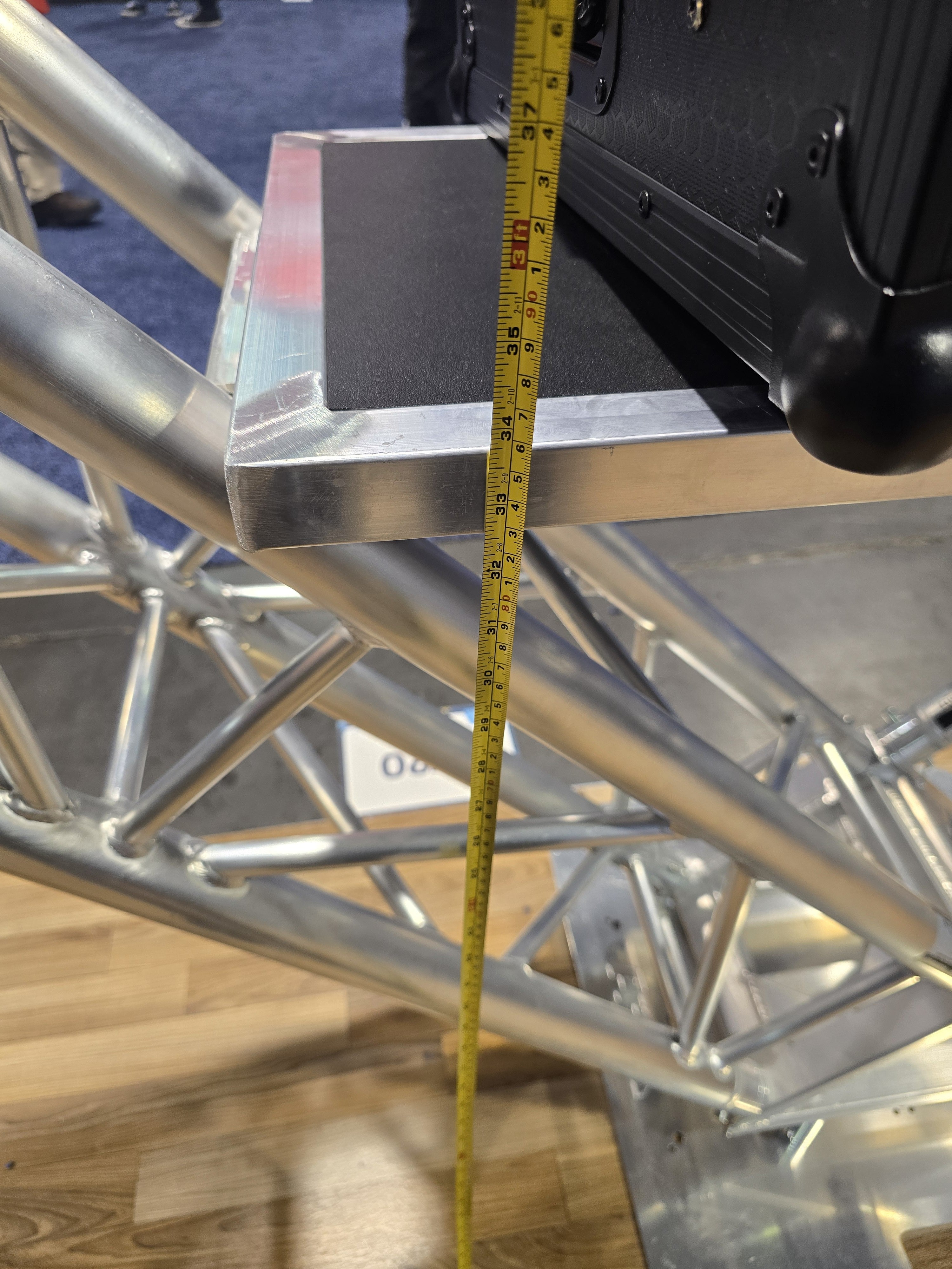 ProX XT-VERRAZANO24 - VERRAZANO V-Shape Aluminum Truss DJ Table with Elevated Monitor Shelves and 24" Base Plate.