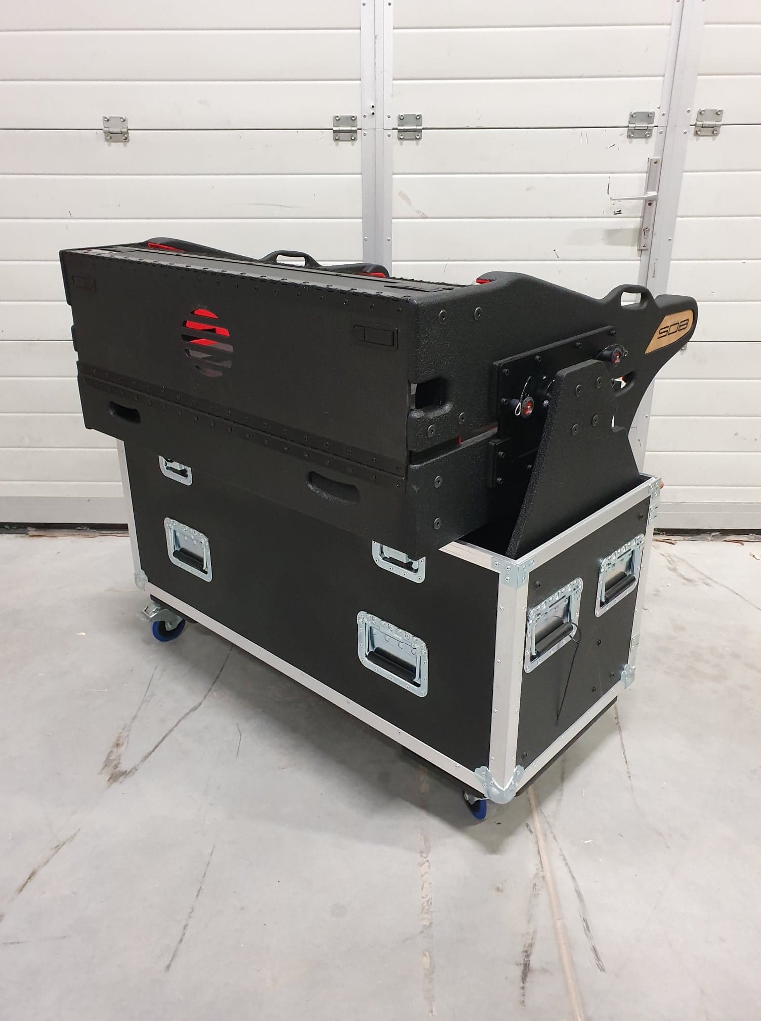 ProX Flip-Ready Detachable Easy Retracting Hydraulic Lift Case With 2U for Digico SD8 Digital Mixing Console by ZCase®
