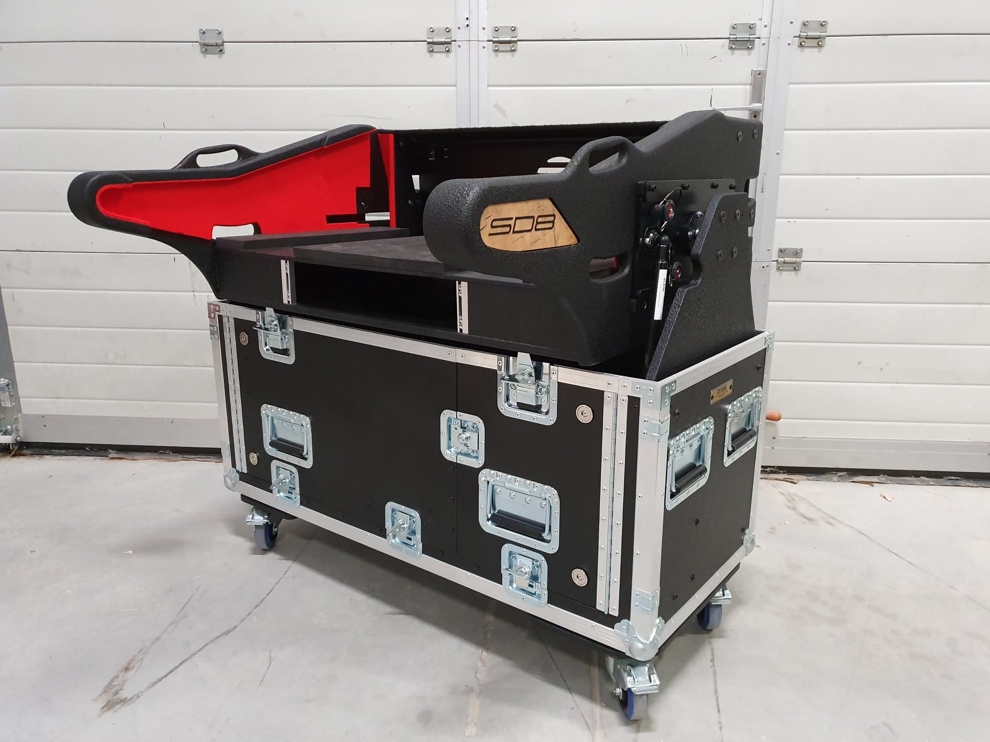 ProX Flip-Ready Detachable Easy Retracting Hydraulic Lift Case With 2U for Digico SD8 Digital Mixing Console by ZCase®