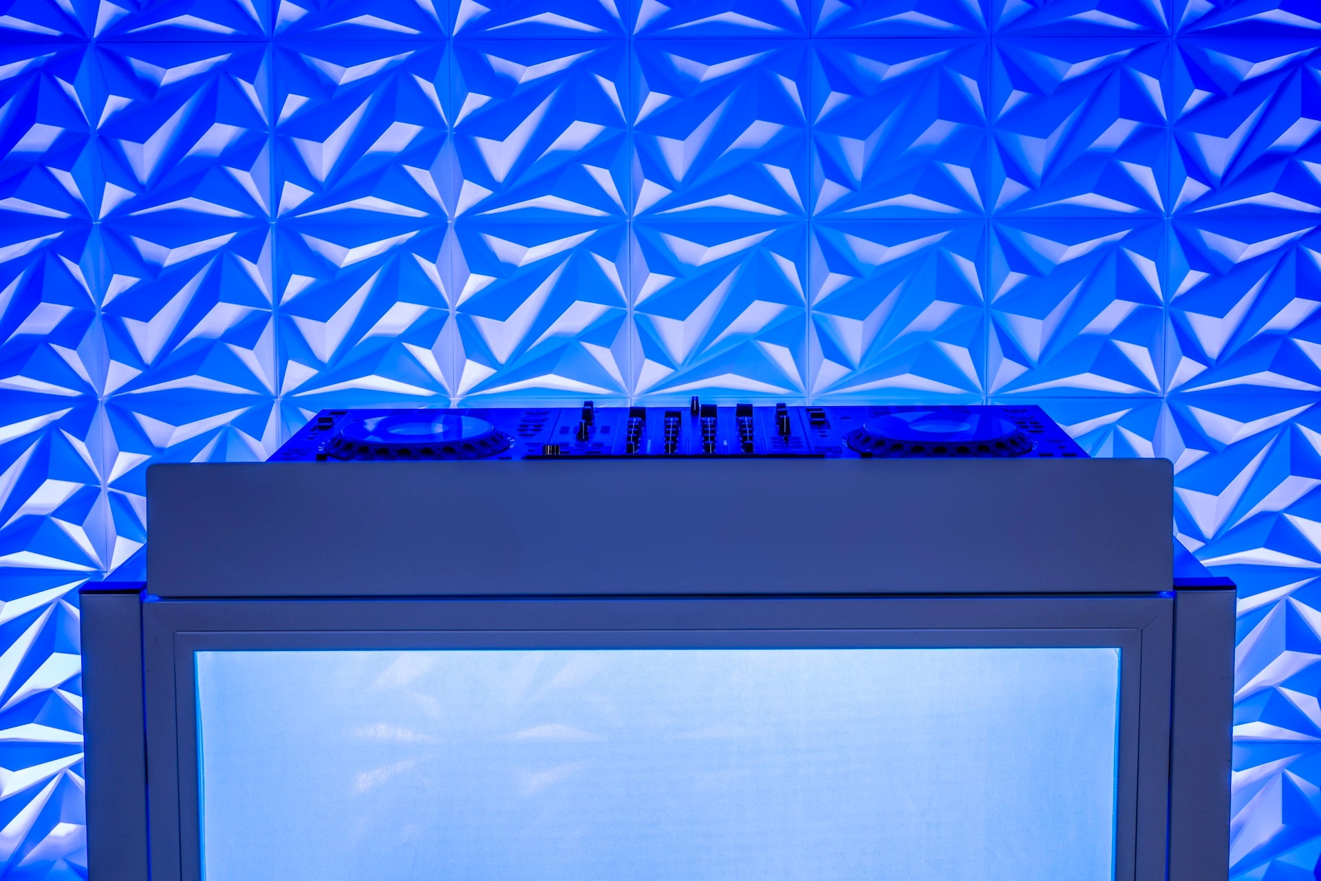 Headliner HL30081 - Solana Portable DJ Booth (White)
