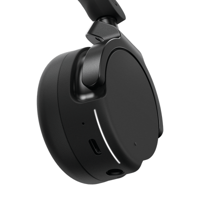 AlphaTheta HDJ-F9 - USB-C and cable port
