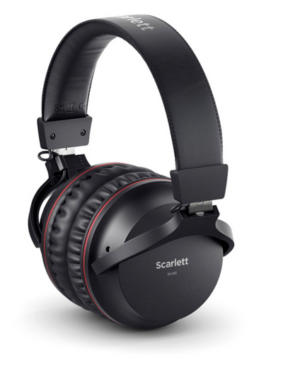 Focusrite Scarlett Solo Studio (4th Generation) - The Complete Songwriter's Studio