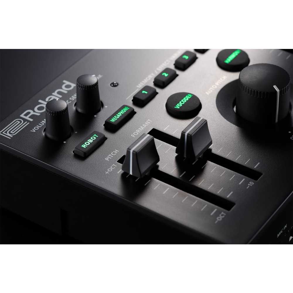 Roland VT4 - Voice Transformer @ The DJ Hookup